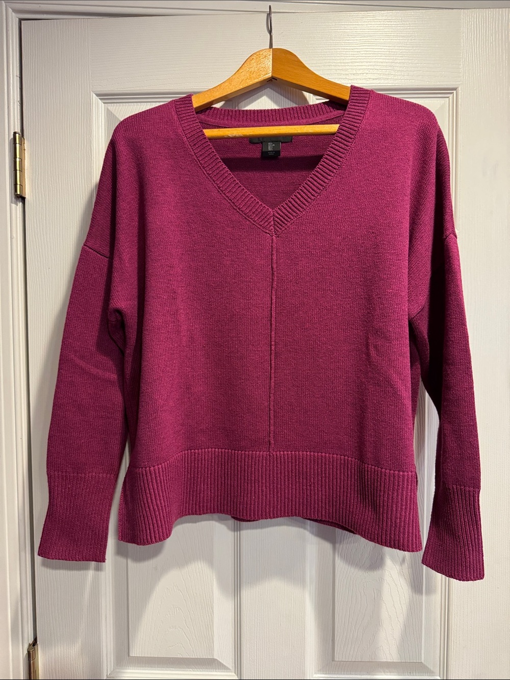 Tahari V-Neck Sweater in Plum - Sz L NWT
